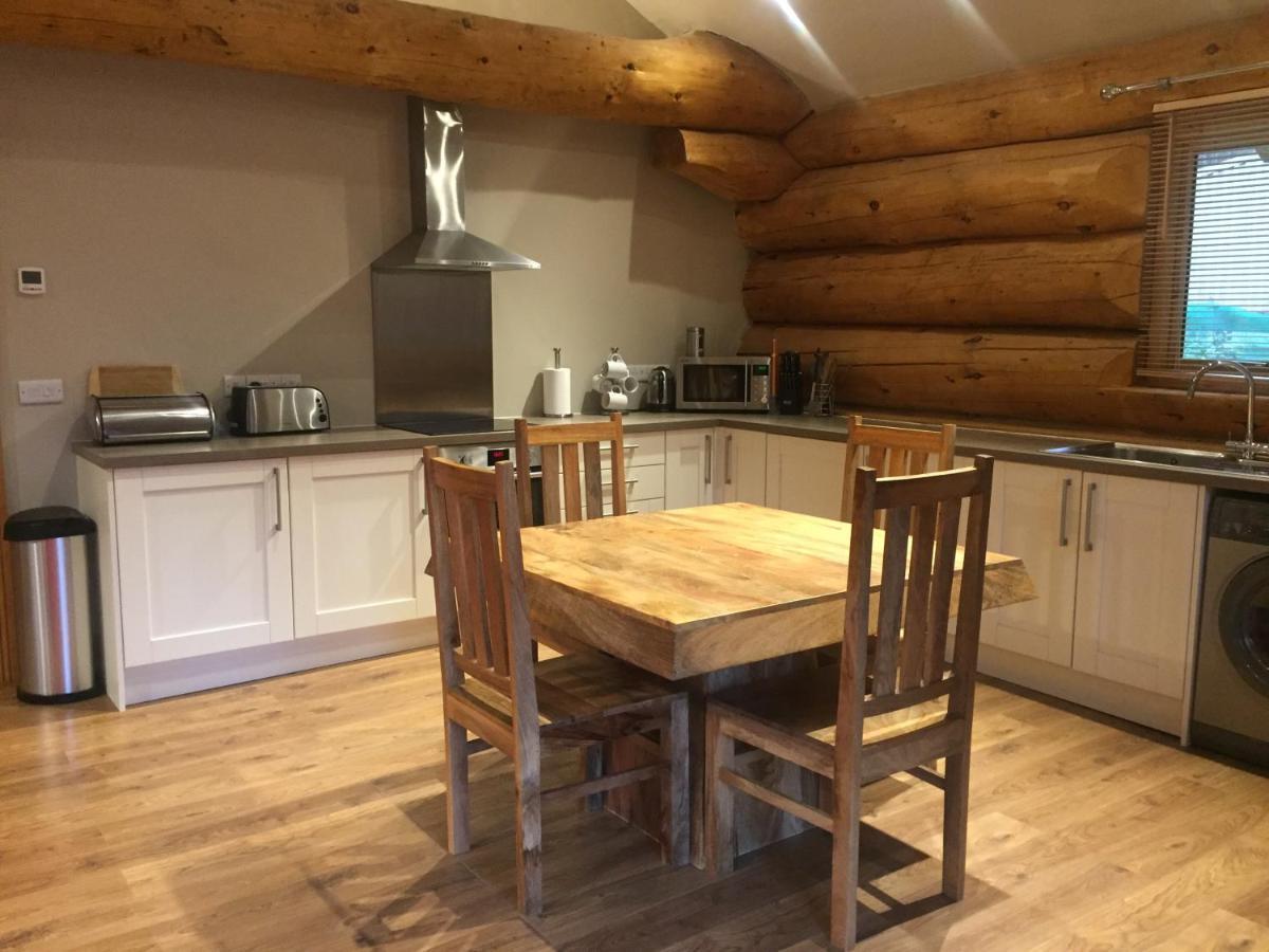 Ewes Water Log Cabins Langholm Luaran gambar