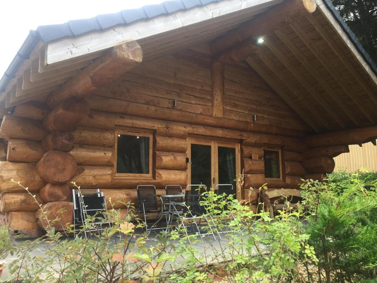 Ewes Water Log Cabins Langholm Luaran gambar