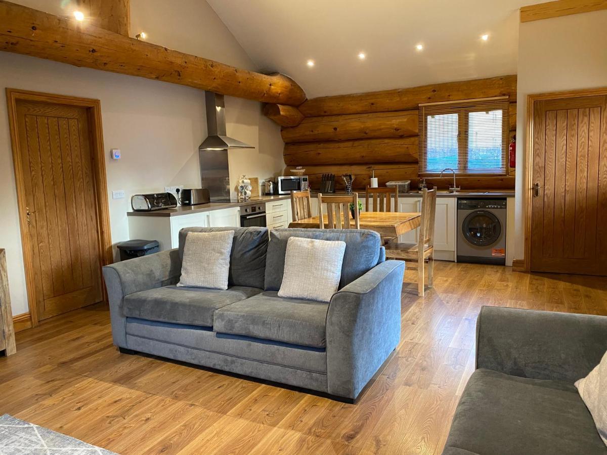 Ewes Water Log Cabins Langholm Luaran gambar