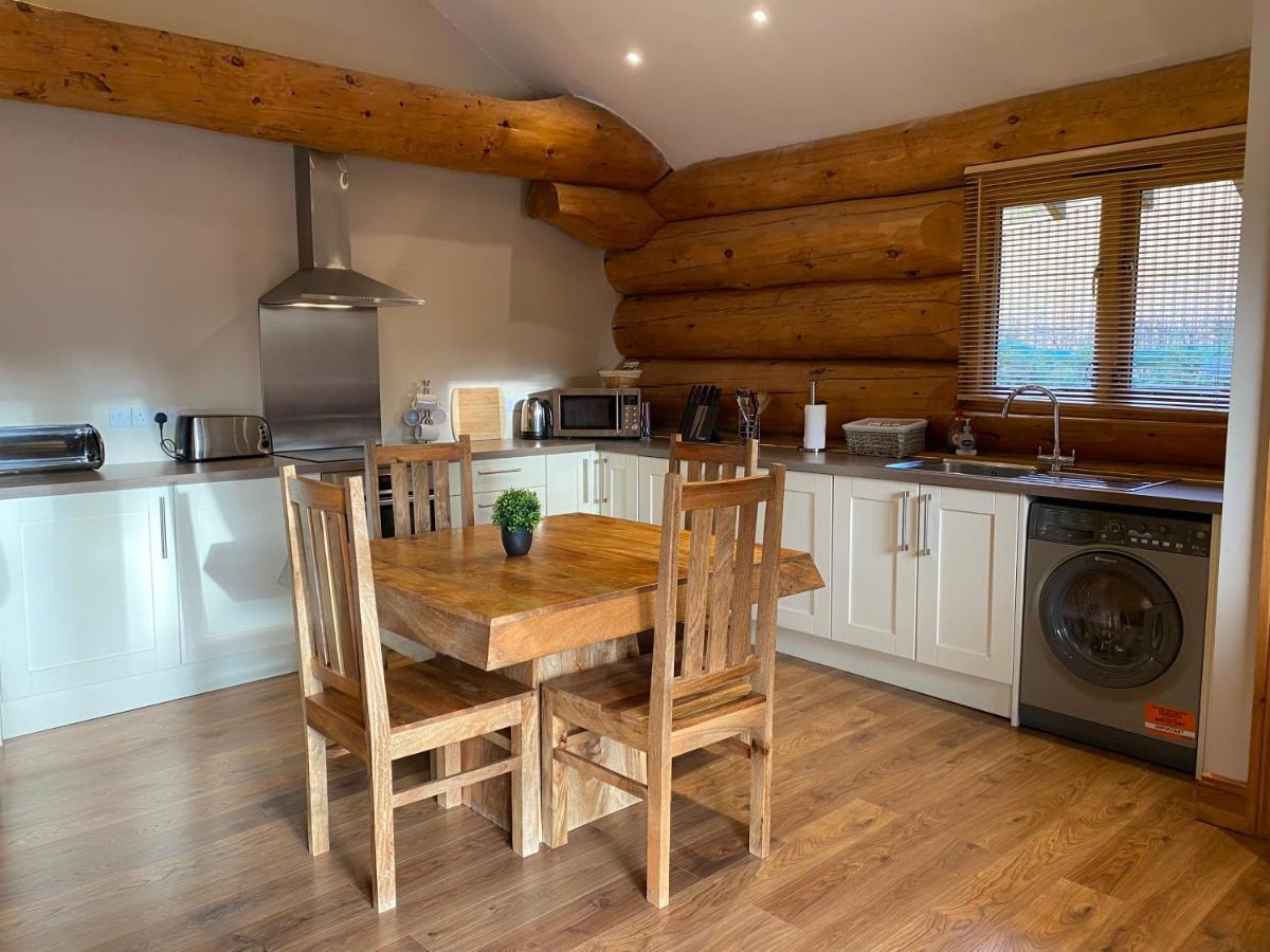 Ewes Water Log Cabins Langholm Luaran gambar